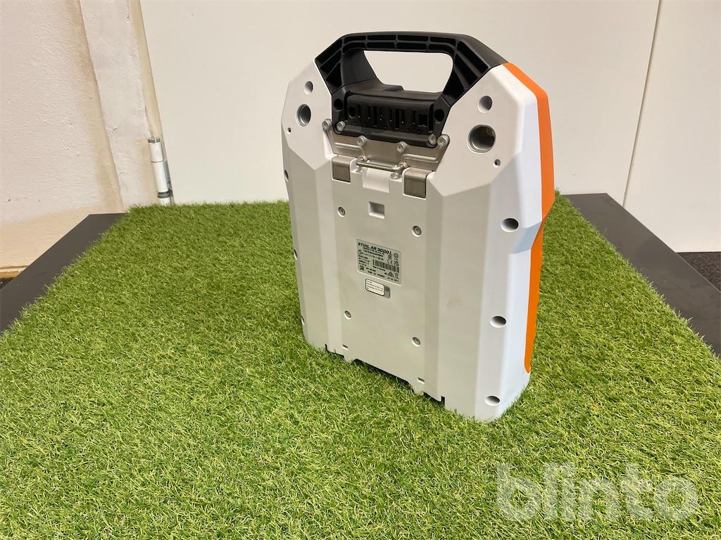 Stihl AR shops 3000 rückentragbarer Akku neuwertig gekauft 11/2020